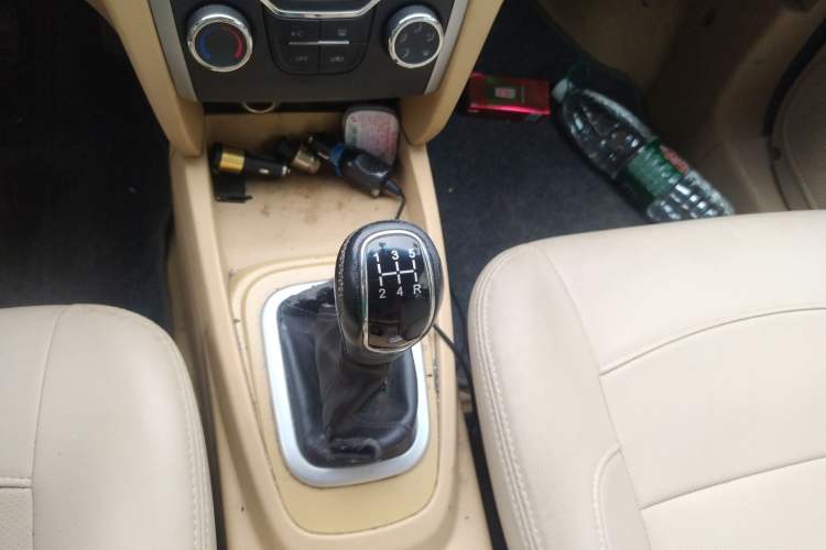 Used Karry K50 2015 1.5L Manual Comfort Model Gear Lever