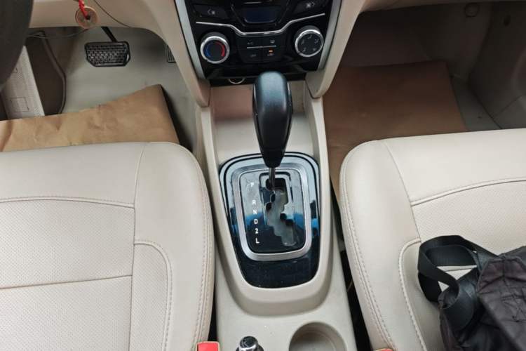Used Karry K50 2015 1.5L Automatic Comfort Model Gear Lever