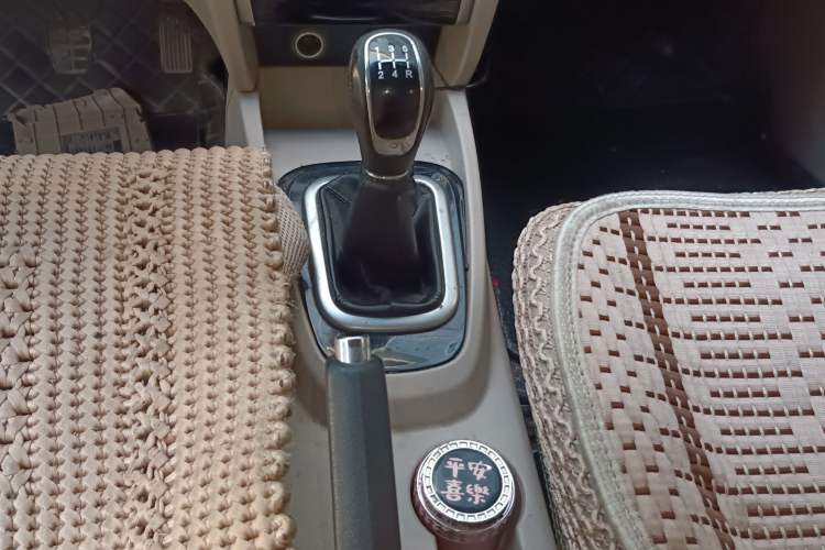 Used Karry K50 2015 1.5L Manual Comfort Model Gear Lever
