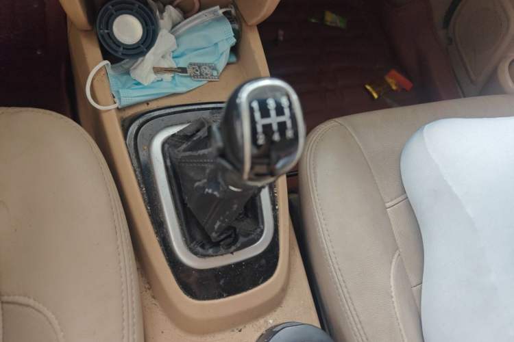 Used Karry K50 2015 1.5L Manual Luxury Model Gear Lever