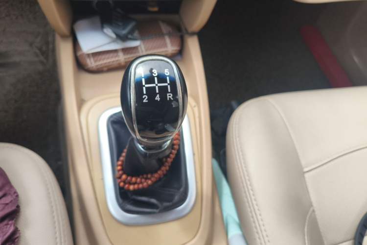Used Karry K50 2015 1.5L Manual Luxury Model Gear Lever