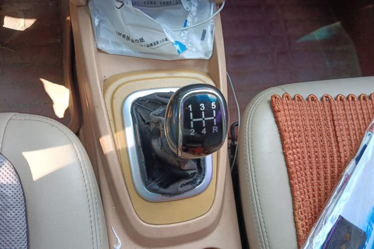 Used Karry K50 2015 1.5L Manual Luxury Model Gear Lever