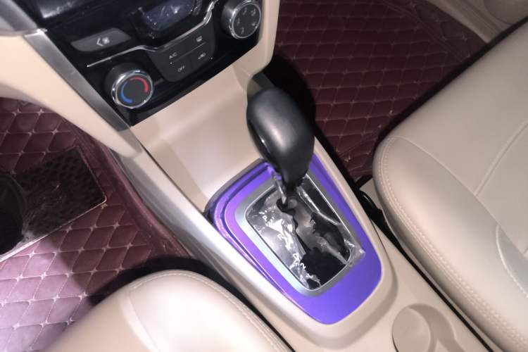 Used Karry K50 2015 1.5L Automatic Luxury Model Gear Lever