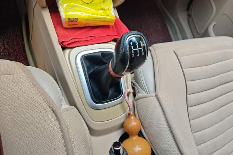 Used Karry K50 2015 1.5L Manual Comfort Model Gear Lever