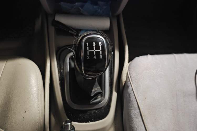 Used Karry K50 2015 1.5L Manual Comfort Model Gear Lever