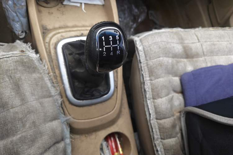Used Karry K50 2015 1.5L Manual Comfort Model Gear Lever