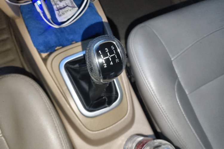 Used Karry K50 2015 1.5L Manual Luxury Model Gear Lever