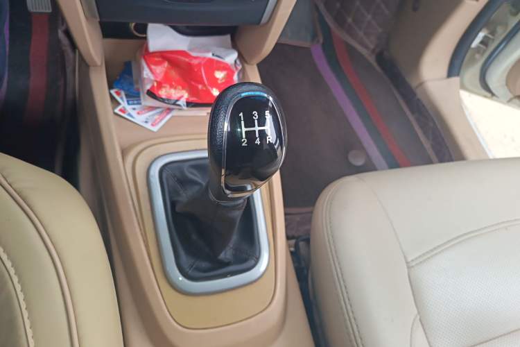 Used Karry K50 2015 1.5L Manual Luxury Model Gear Lever