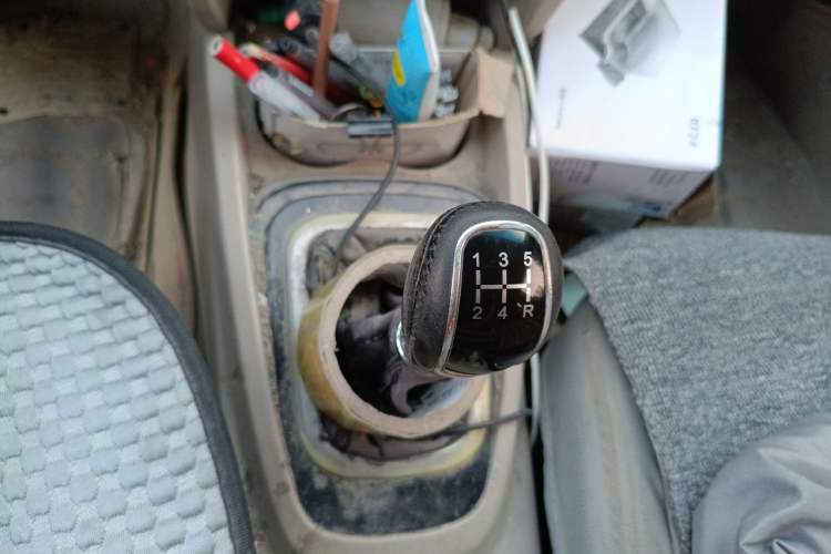 Used Karry K50 2015 1.5L Manual Comfort Model Gear Lever