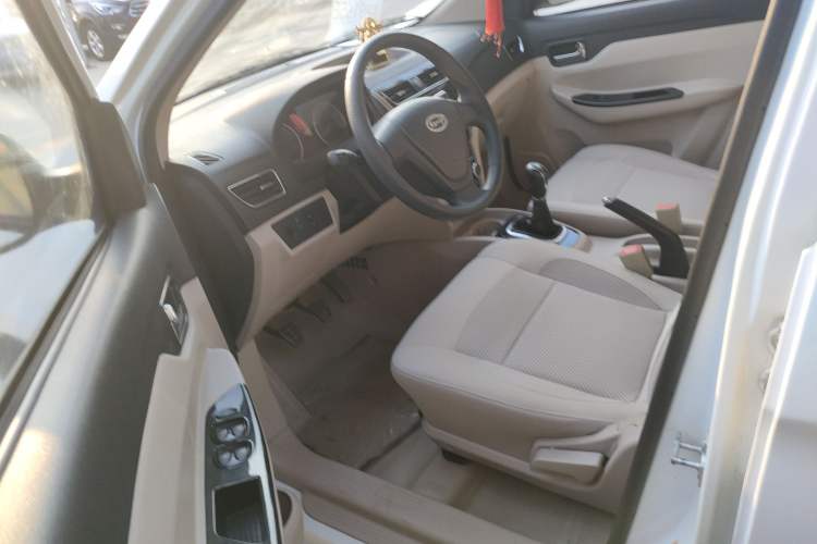 Used Karry K50 2015 1.5L Manual Base Version Interior 1