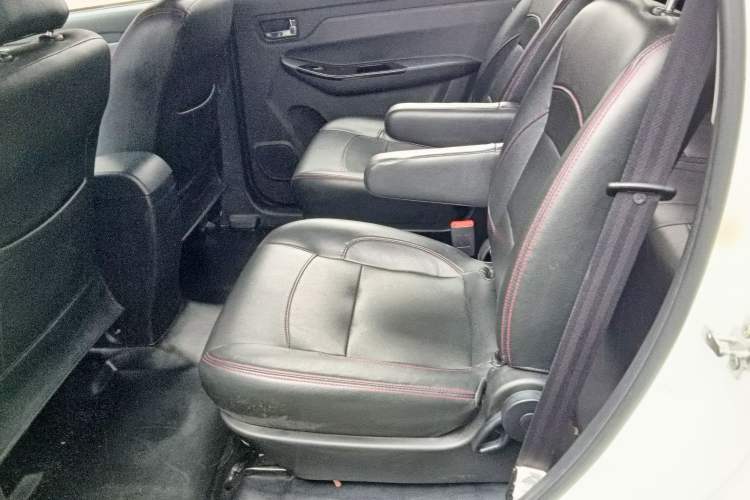 Used Karry K50 2015 1.5L Manual Comfort Model Interior 2
