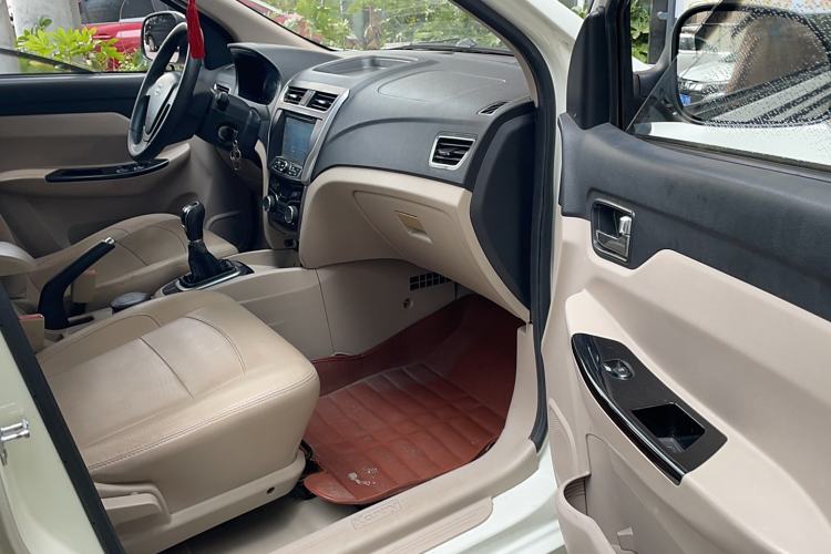 Used Karry K50 2015 1.5L Manual Comfort Model Interior 3