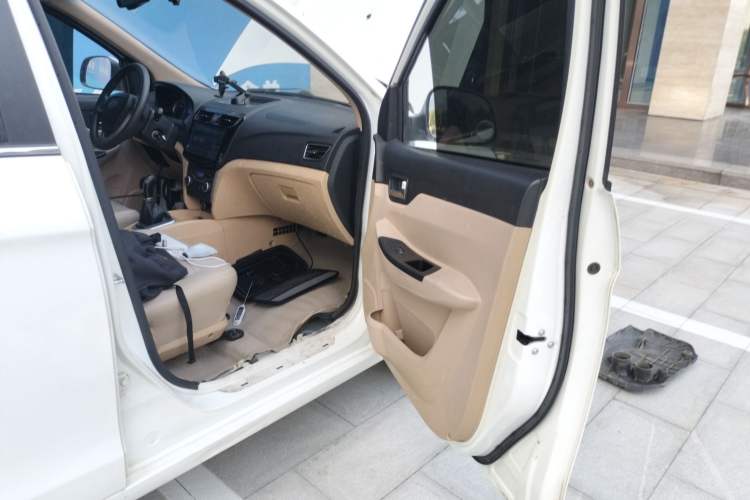 Used Karry K50 2015 1.5L Manual Luxury Model Interior 5
