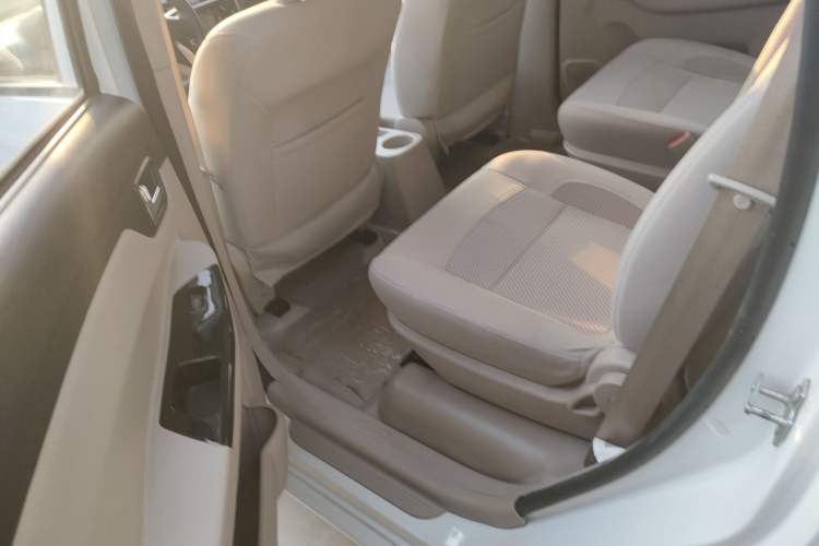 Used Karry K50 2015 1.5L Manual Base Version Interior 6