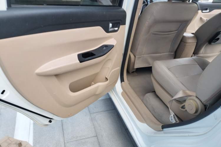 Used Karry K50 2015 1.5L Manual Luxury Model Interior 8