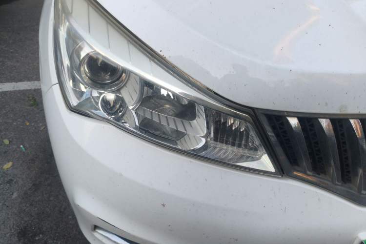 Used Karry K50 2015 1.5L Manual Comfort Model Right Front Headlight