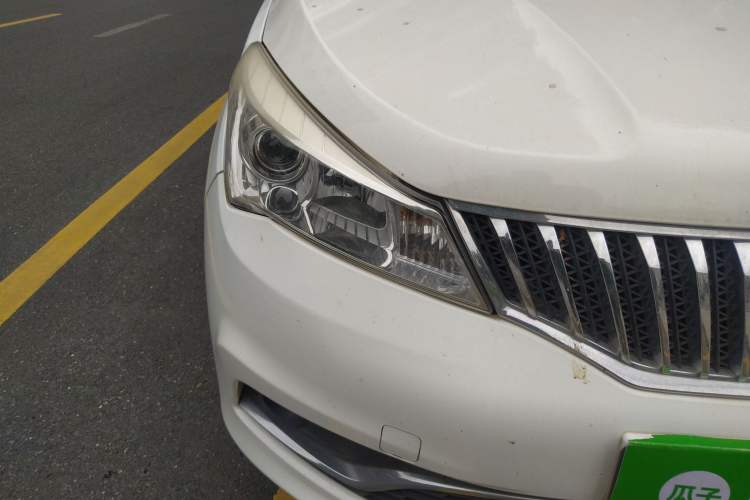 Used Karry K50 2015 1.5L Manual Comfort Model Right Front Headlight