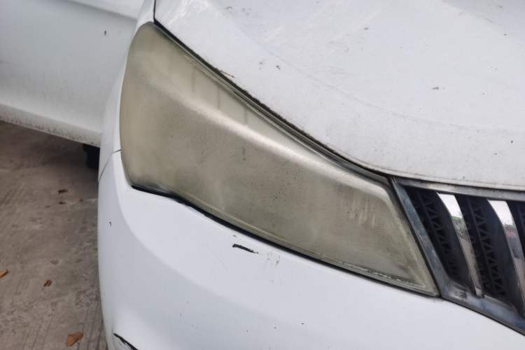 Used Karry K50 2015 1.5L Manual Comfort Model Right Front Headlight