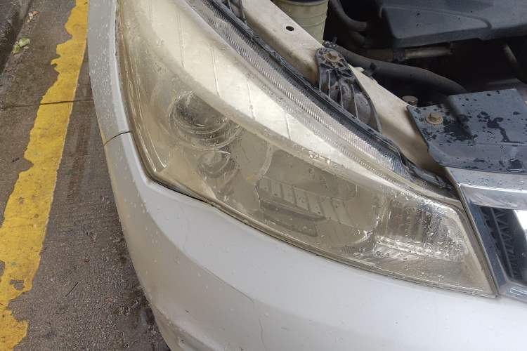 Used Karry K50 2015 1.5L Automatic Comfort Model Right Front Headlight