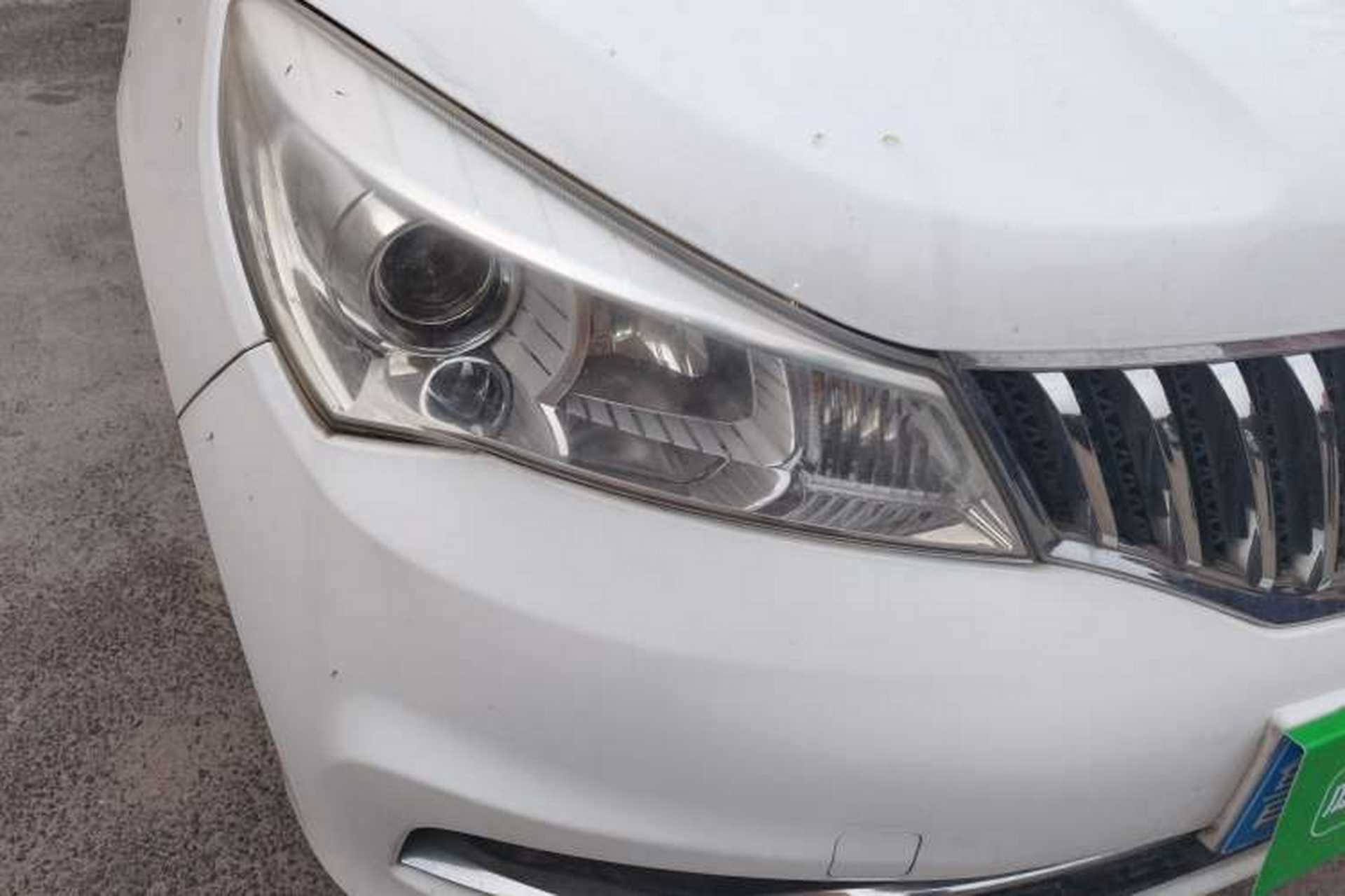 Used Karry K50 2015 1.5L Manual Comfort Model Right Front Headlight