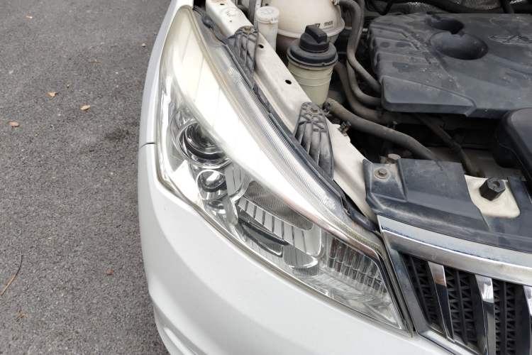 Used Karry K50 2015 1.5L Manual Comfort Model Right Front Headlight