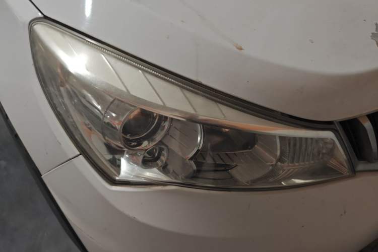 Used Karry K50 2015 1.5L Manual Comfort Model Right Front Headlight