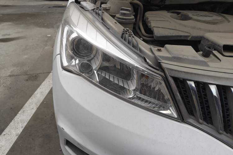 Used Karry K50 2015 1.5L Manual Comfort Model Right Front Headlight