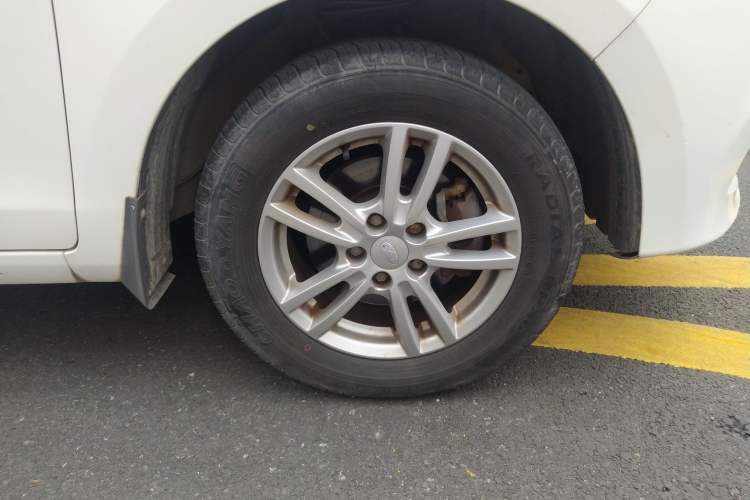 Used Karry K50 2015 1.5L Manual Comfort Model Right Front Wheel Hub