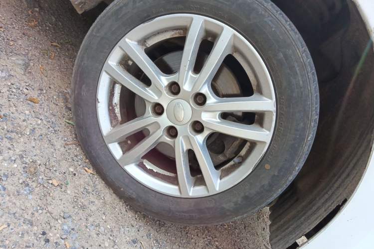 Used Karry K50 2015 1.5L Manual Luxury Model Right Front Wheel Hub
