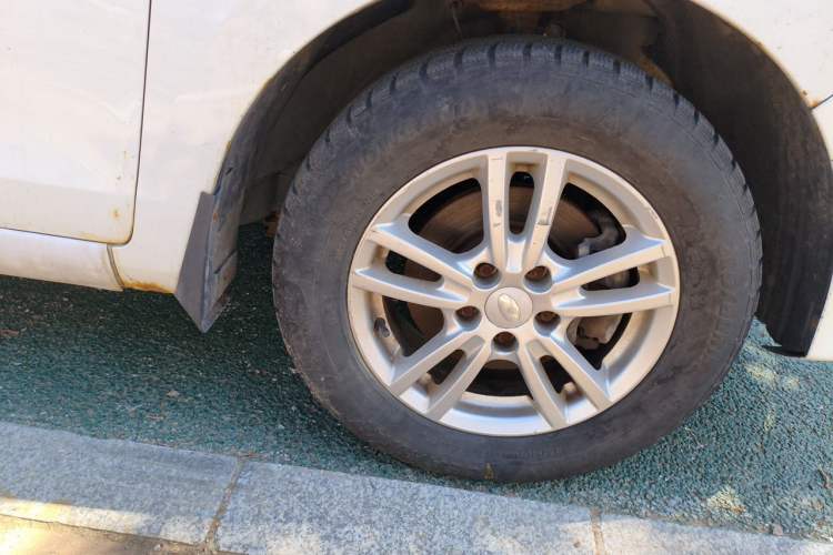 Used Karry K50 2015 1.5L Manual Luxury Model Right Front Wheel Hub