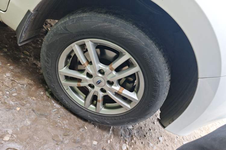 Used Karry K50 2015 1.5L Manual Comfort Model Right Front Wheel Hub