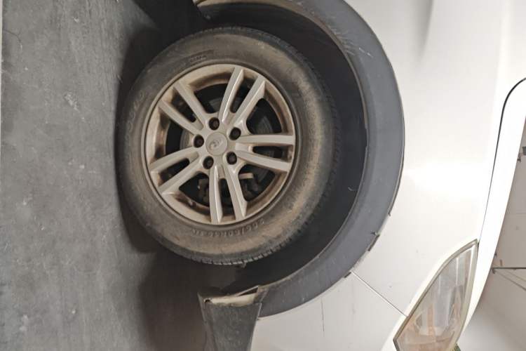 Used Karry K50 2015 1.5L Manual Comfort Model Right Front Wheel Hub