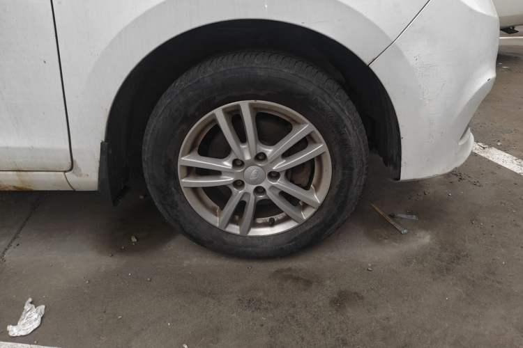 Used Karry K50 2015 1.5L Manual Comfort Model Right Front Wheel Hub