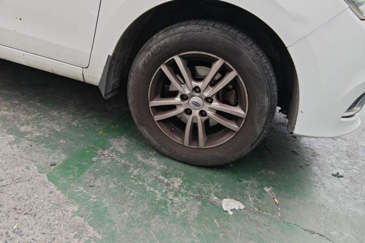 Used Karry K50 2015 1.5L Manual Luxury Model Right Front Wheel Hub