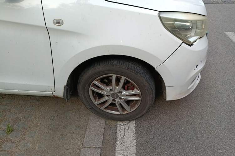 Used Karry K50 2015 1.5L Manual Comfort Model Right Front Wheel Hub