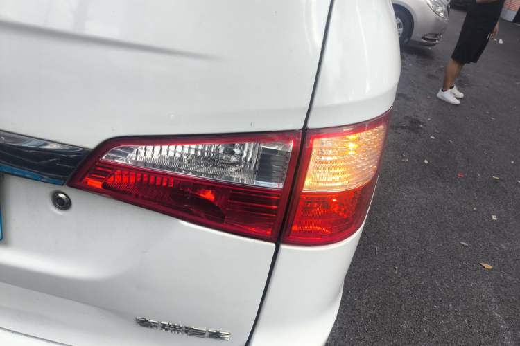 Used Karry K50 2015 1.5L Manual Comfort Model Right Rear Taillight