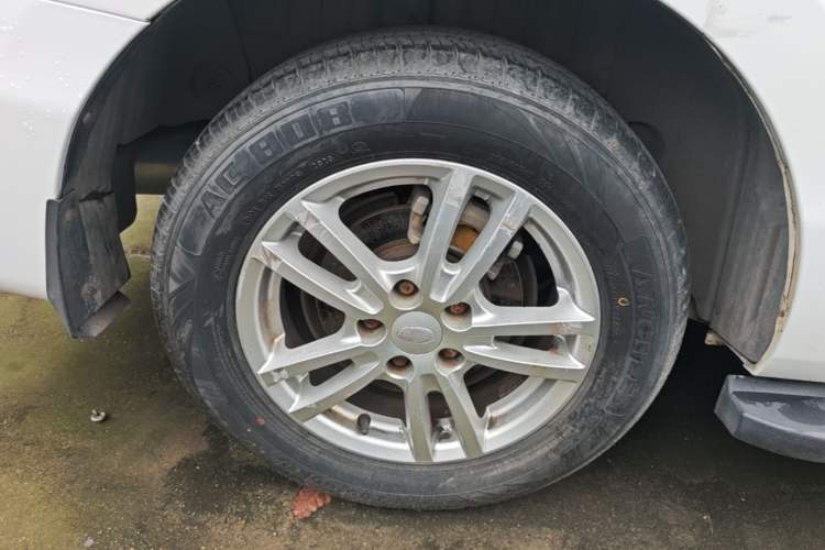 Used Karry K50 2015 1.5L Automatic Comfort Model Right Rear Wheel Hub