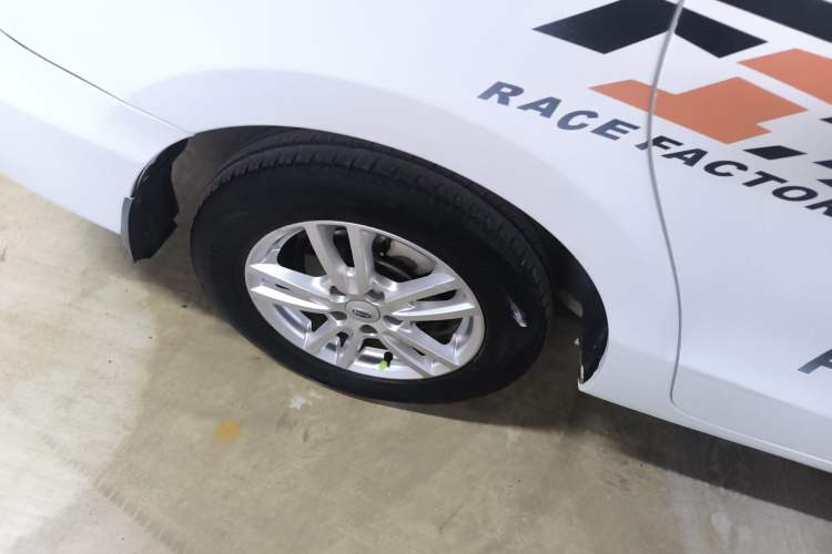 Used Karry K50 2015 1.5L Automatic Luxury Model Right Rear Wheel Hub