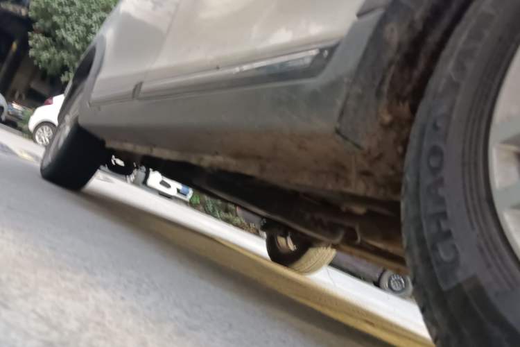 Used Karry K50 2015 1.5L Manual Comfort Model Right Side Sill