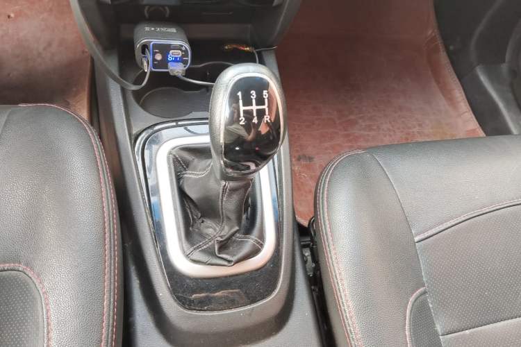 Used Karry K50 2015 1.5L Manual Luxury Model Gear Lever