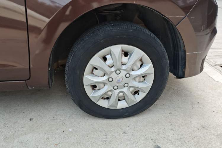 Used Karry K50 2017 1.5L Manual Base Version Right Front Wheel Hub