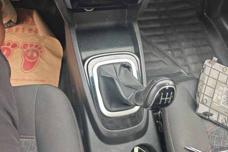 Used Karry K50 2018 1.5L Manual Sunroof Version Gear Lever