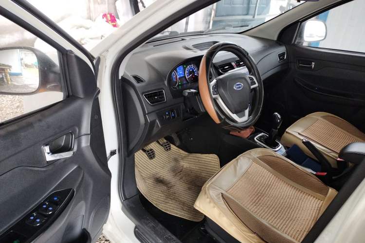 Used Karry K50 2018 K50S 1.5L Manual Sunroof Version Interior 3