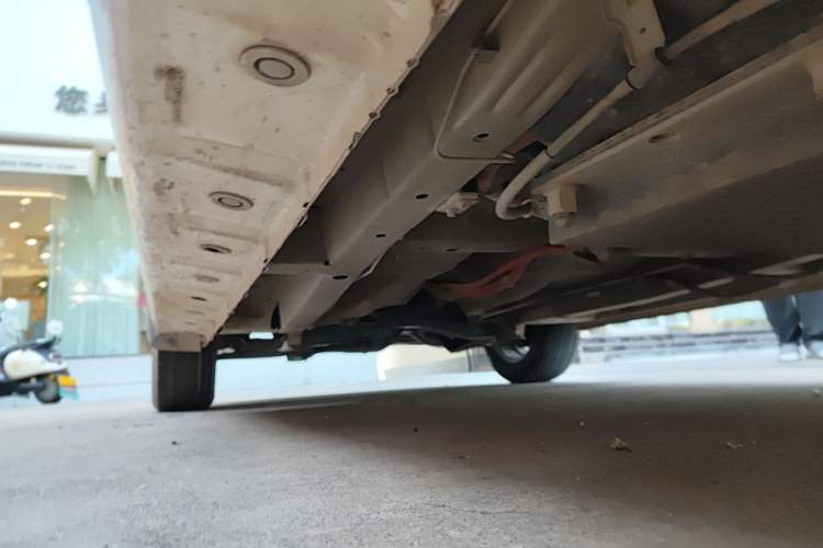Used Karry K50EV 2018 Luxury EV Model Chassis Rear Left