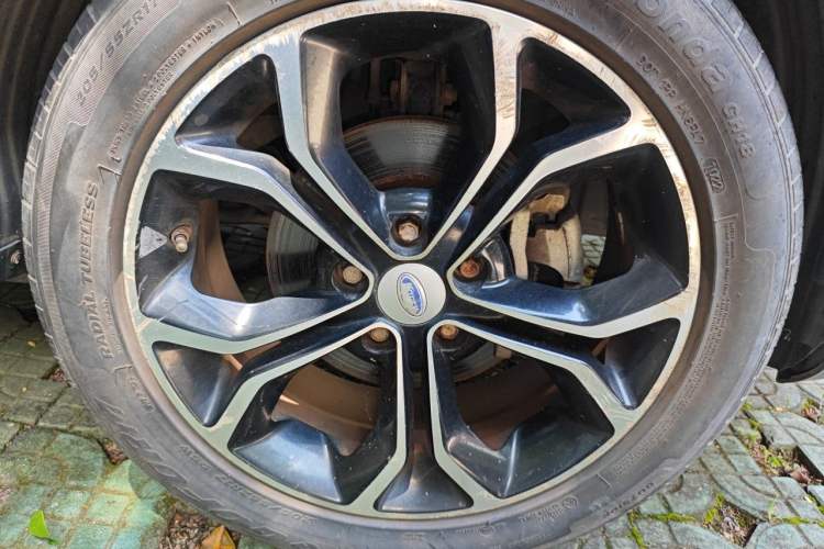 Used Karry K60 2017 1.5L Manual Flagship Model Right Front Wheel Hub