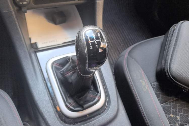 Used Karry K60 2017 1.5L Manual Comfort Model Gear Lever