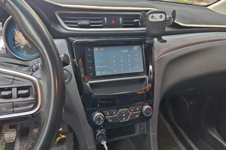 Used Karry K60 2017 1.5L Manual Luxury Model Audio And AC Panel