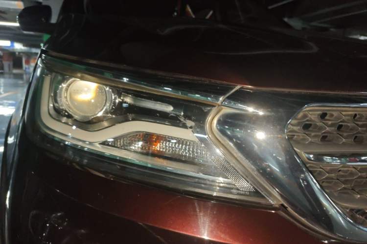 Used Karry K60 2017 1.5L Manual Flagship Model Right Front Headlight