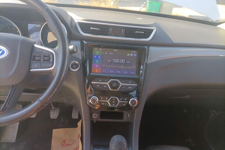 Used Karry K60 2017 1.5L Manual Flagship Model Audio And AC Panel