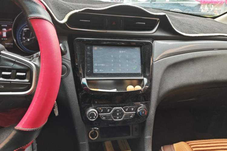 Used Karry K60 2017 1.5L Manual Luxury Model Audio And AC Panel